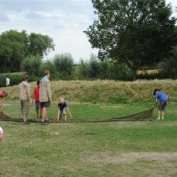Uitladen Materiaal  19 - Scouts en Gidsen Zaventem 